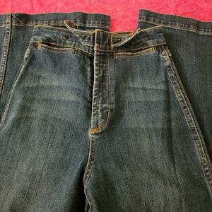 UO Wrangler High Bell Bottom Denim Jeans 👖